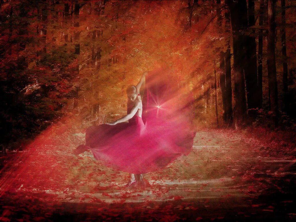 кружится в платье. кружит ся. девушка кружится в платье. счастливая девушка. девушка кружится.