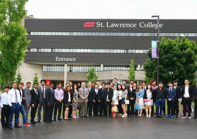 Колледж Сары Лоуренс. St. Lawrence College Canada. The St. Lawrence. Колледж в Канаде.