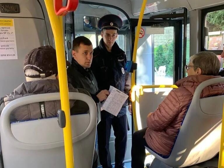 Как оплачивать проезд в сочи. Контролер общественного транспорта. валидатор в автобусе. новые автобусы. оплата проезда.