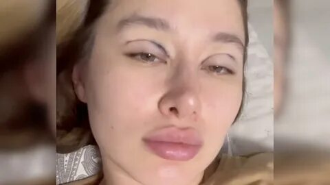 Әйелдердің купальниктегі бөкселерінің фотосуреттері