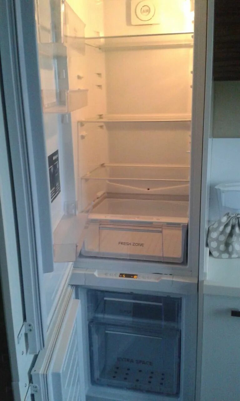 Встраиваемый двухкамерный холодильник hotpoint-ariston. Hotpoint ariston холодильник bcb 33 af. Встроенные холодильники хотпоинт аристон. Холодильник hotpoint-ariston b 20 a1 dv e/ha 1. Холодильник хотпоинт аристон bcb33af.