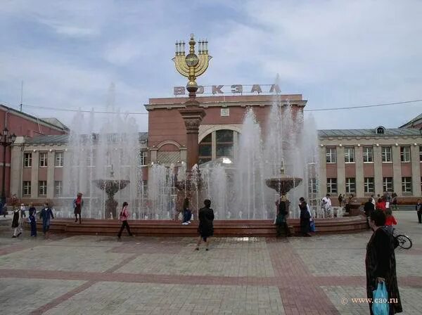 памятник на площади в городе биробиджан. биробиджан торговый центр арбат. еврейская автономная область биробиджан. бирабиджане. набережная биробиджан.