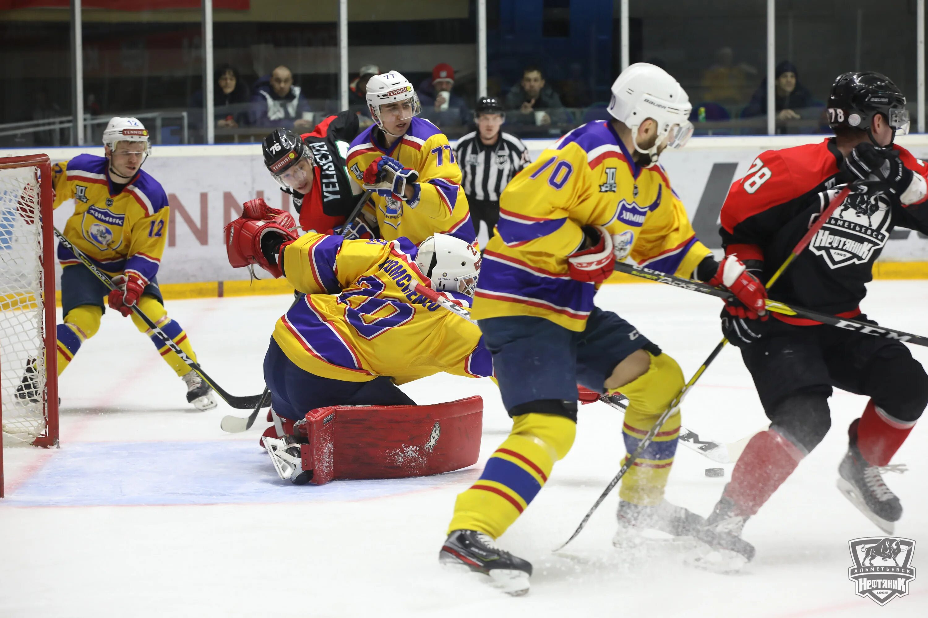 Цукер вчнг. Нефтяник на работе. Нефтяник сегодня. Нефтяные и газовые месторождения. Нефтяник.