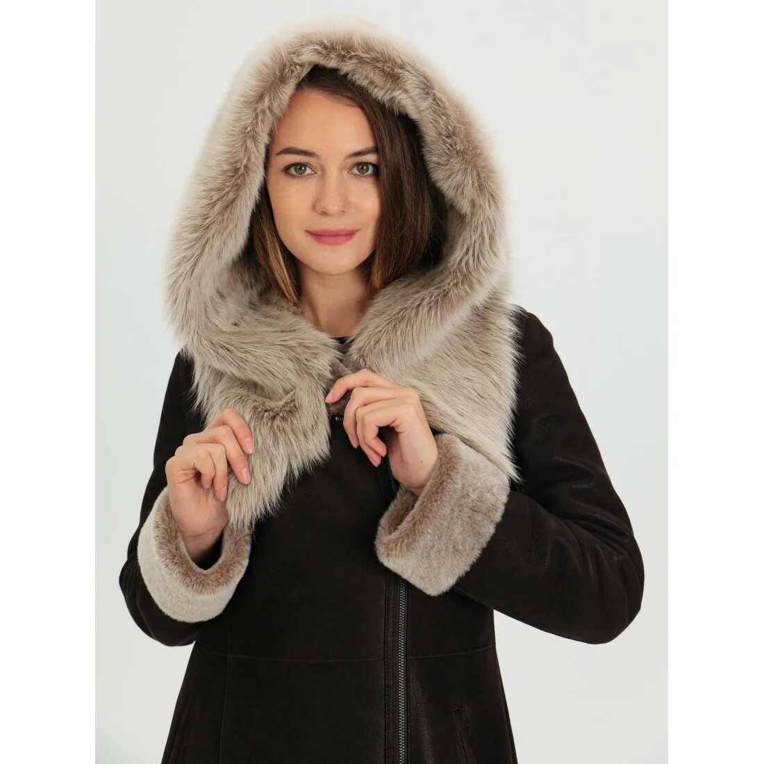 Овчина астраган снежная королева. Шуба из овчины керли. Каляев шубы мутон. Мех мутона керли. Шуба из овчины с капюшоном артикул: 609162003.