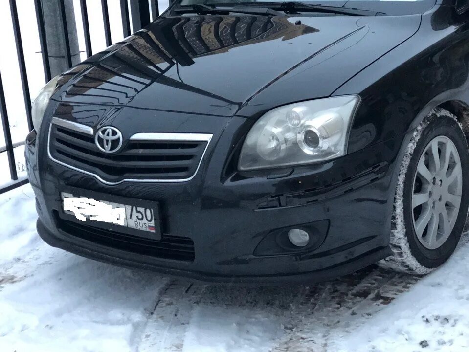 Бампер тойота авенсис 2007. Тойота Авенсис т250. Avensis 2008 резиновая губа. Тойота Авенсис 2007 губа переднего бампера. Губа нижняя Тойота Авенсис 2007.