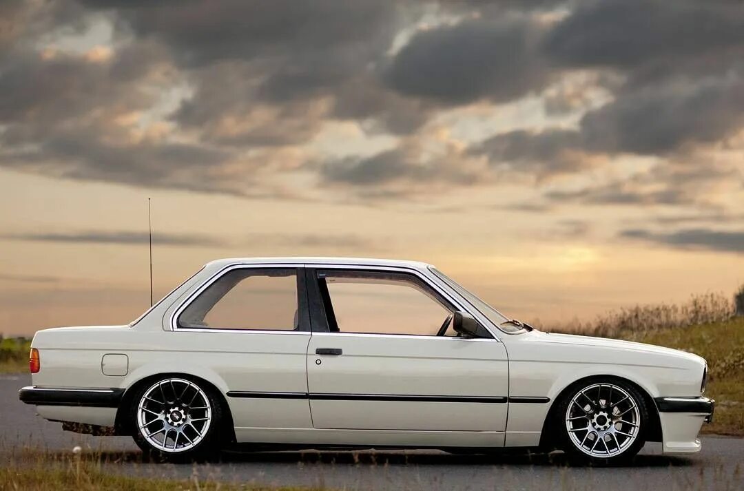 Купить e 30. BMW e30 стенс. BMW e30 325i. BMW e30 325 m3. BMW e30 Coupe.