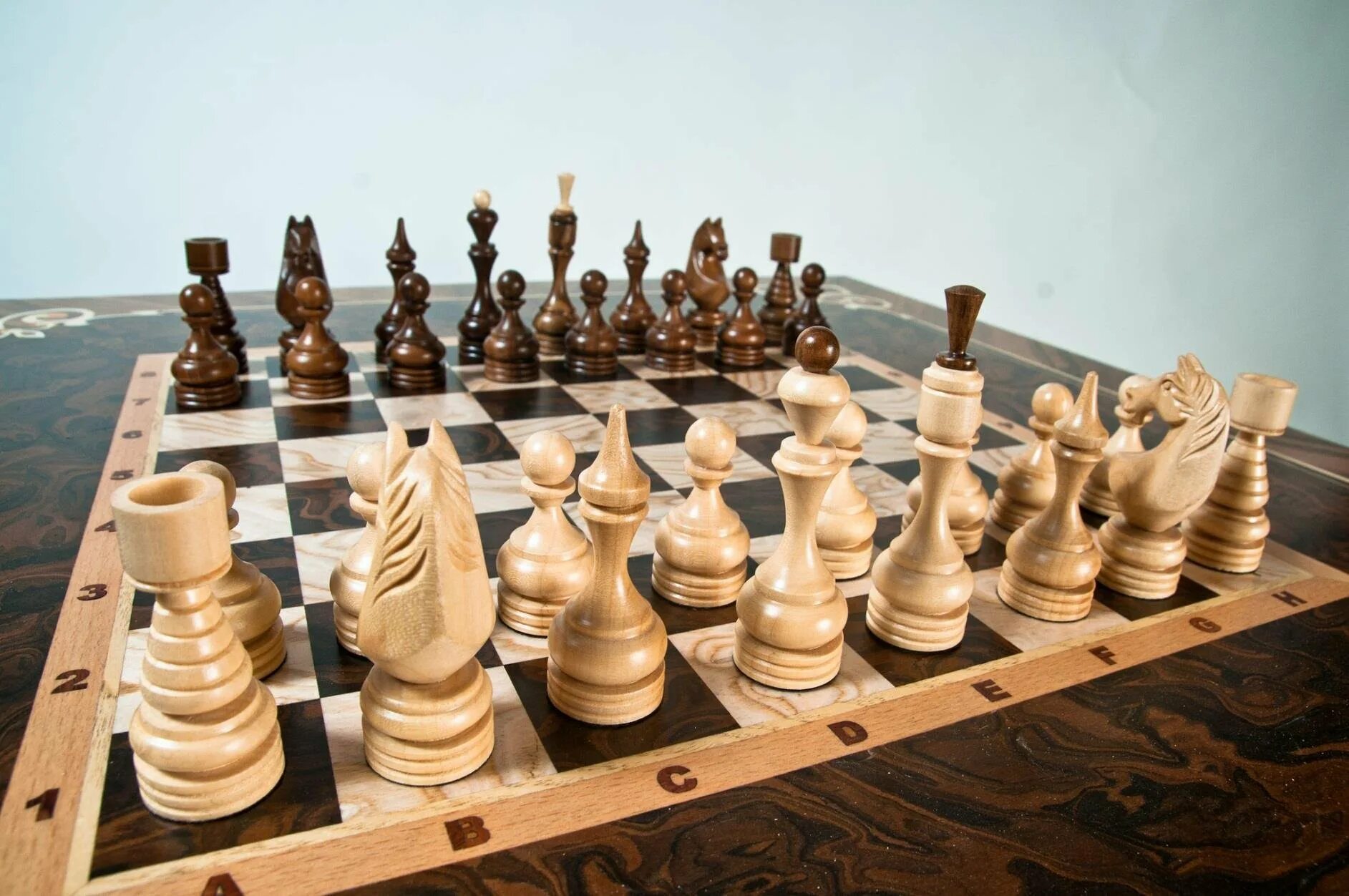 О шахмате. Гроссмейстерские шахматы 1968. Шахматные фигуры. Красивые шахматные фигуры. Шахматная доска.