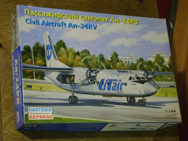 Ооо восточный экспресс. АН-24 самолет Восточный экспресс. АН 24 ЮТЭЙР Восточный экспресс. Модель самолета Восточный экспресс ан28. Самолёт АН 24 модель сборная.