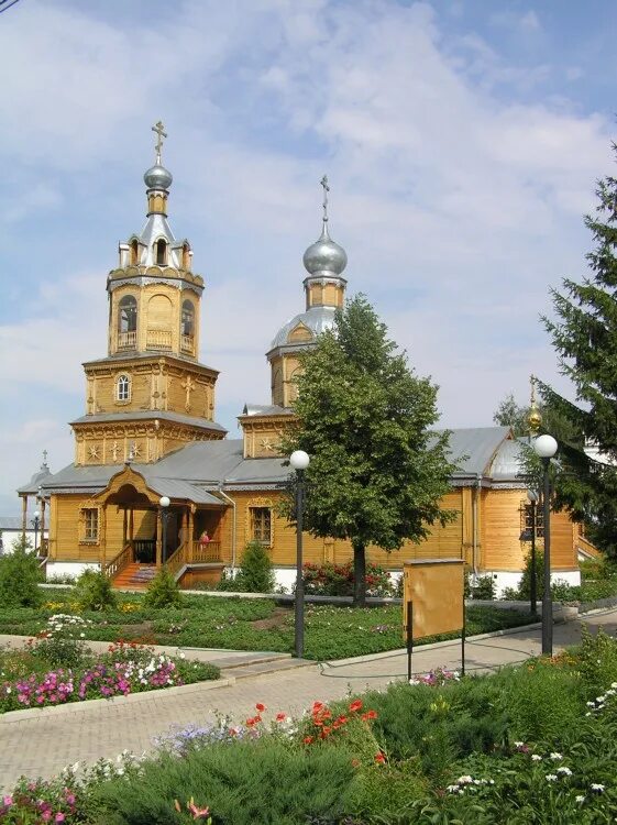 Собор троицы живоначальной цивильск. Чувашия женские монастырь в цивильске. Тихвинский монастырь чувашия. Церковь харлампия цивильск. Свято троицкий собор цивильск.