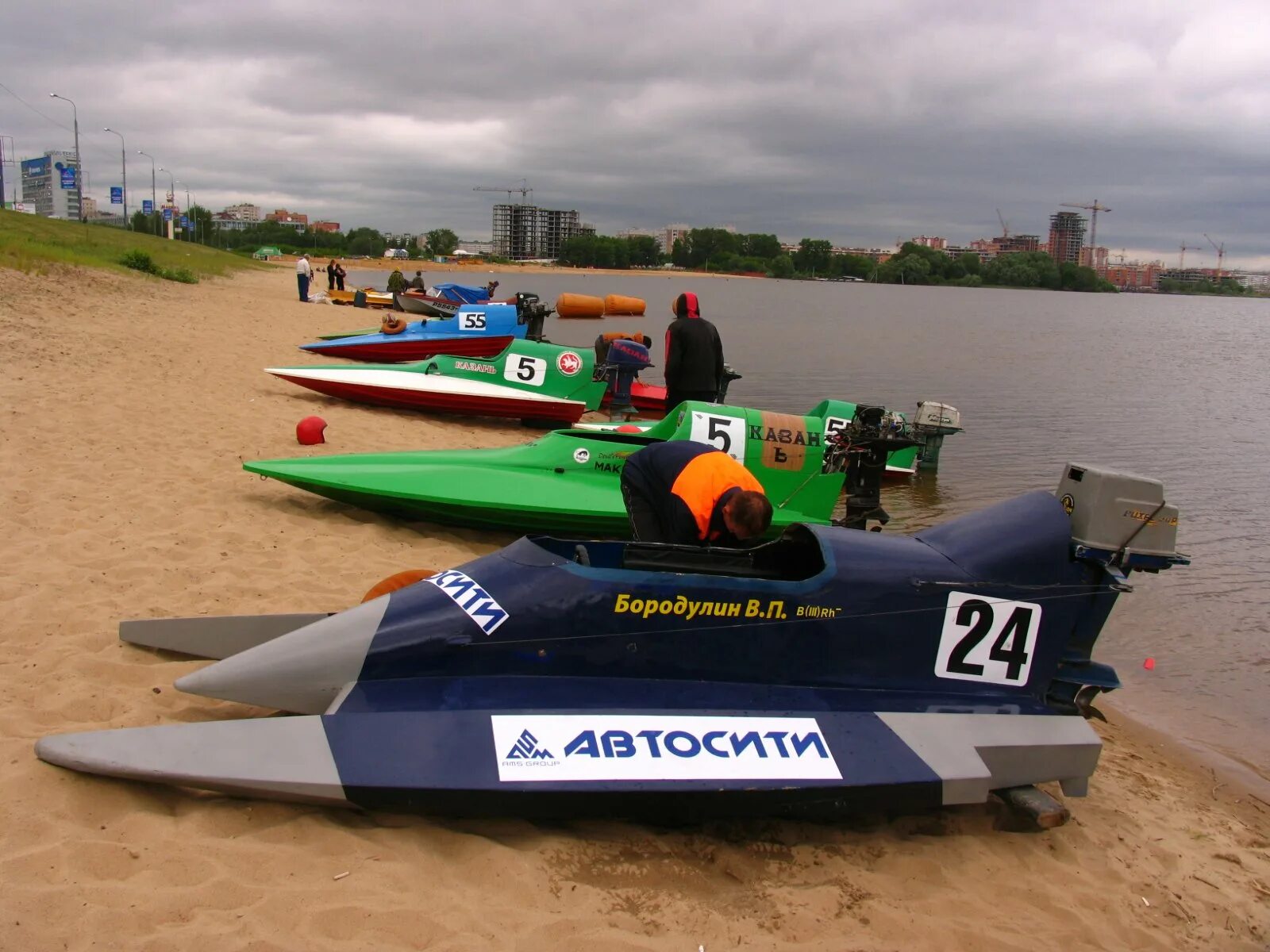 Спортивный глиссер stels. Водно-моторный спорт глиссер водномоторный глиссер. Катамаран водномоторный спорт. Лодка glisser SV-350.