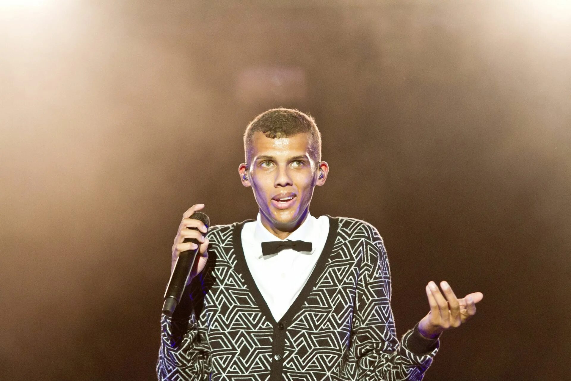 Поет какое лицо. Stromae 2022. Stromae 2014. Поль Ван Авер. Stromae 024.