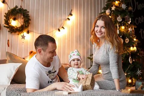 Новогодняя семейная фотосессия с маленьким ребенком
