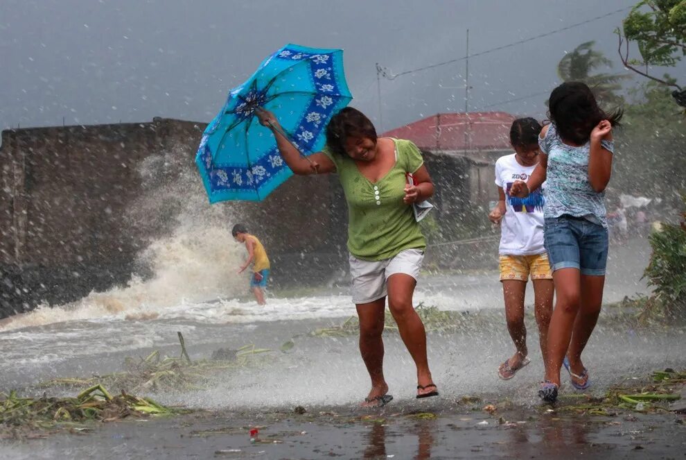 ЦУНАМИ на Филиппинах 2013. Филиппины ЦУНАМИ. Супертайфун Йоланда. • Супертайфун Йоланда 2013 год.
