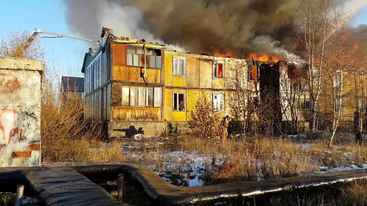 Пожар на фестивальной улице. Пожар на фестивальной улице. Пожар в москве в многоэтажном доме. Пожар на фестивальной. Пожар сегодня в москве на фестивальной улице на стройке.