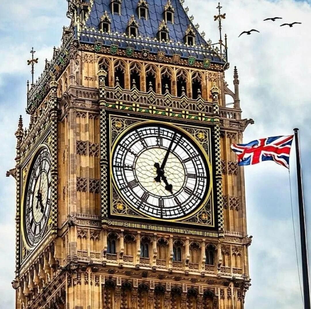 Watching britain. Биг-Бен (башня Елизаветы). Биг Бен в Лондоне. Часы Великобритании big Ben. Достопримечательности Великобритании Биг Бен.