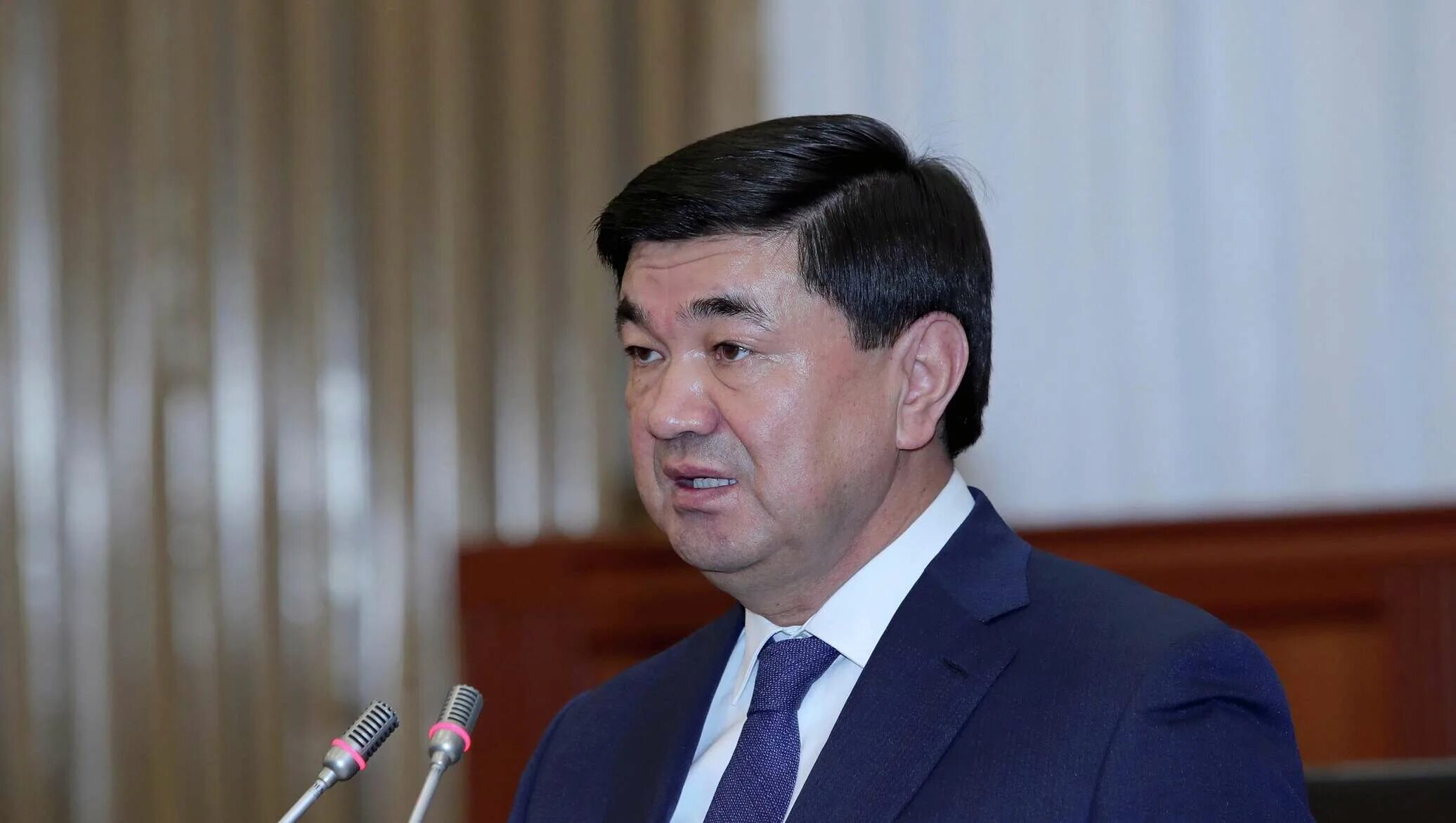 Министр подал в отставку. Премьер министр Киргизии. Абылгазиев. Премьер министр Кыргызстан судимый. Узарбек жылкыбаеыв.