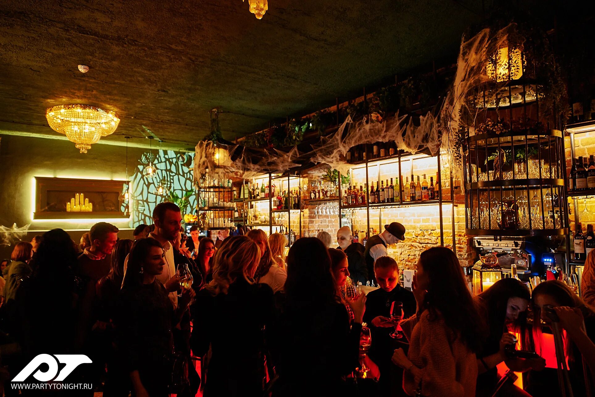 танцы бар пречистенская набережная. танцы food&people, москва. бар танцы food people. винный бар на пречистенской набережной. бар танцы фуд энд пипл.