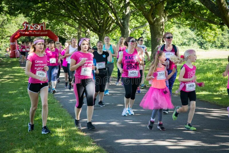 Гонка за жизнь. Гонка за жизнь - Race for Life Англия. Race of Life. Гонка за жизнь - Race for Life Англия фото.