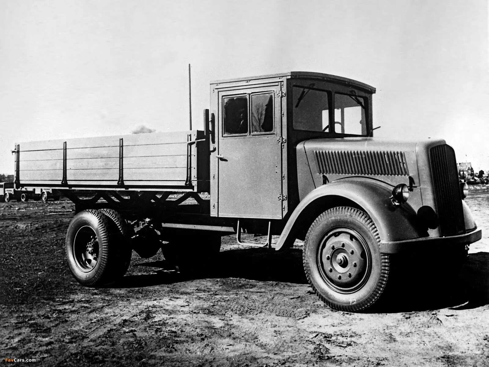 Грузовик второй мировой. Opel Blitz 1930. Mercedes-Benz l701. Мерседес Бенц l-701. Опель-блиц грузовик вермахта.