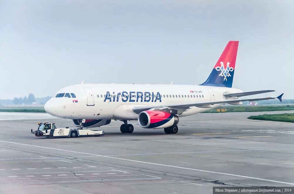 Авиакомпания air serbia. Авиакомпания сербские авиалинии. Air serbia на русском. A330 air serbia. Самолёт air serbia а330 200.