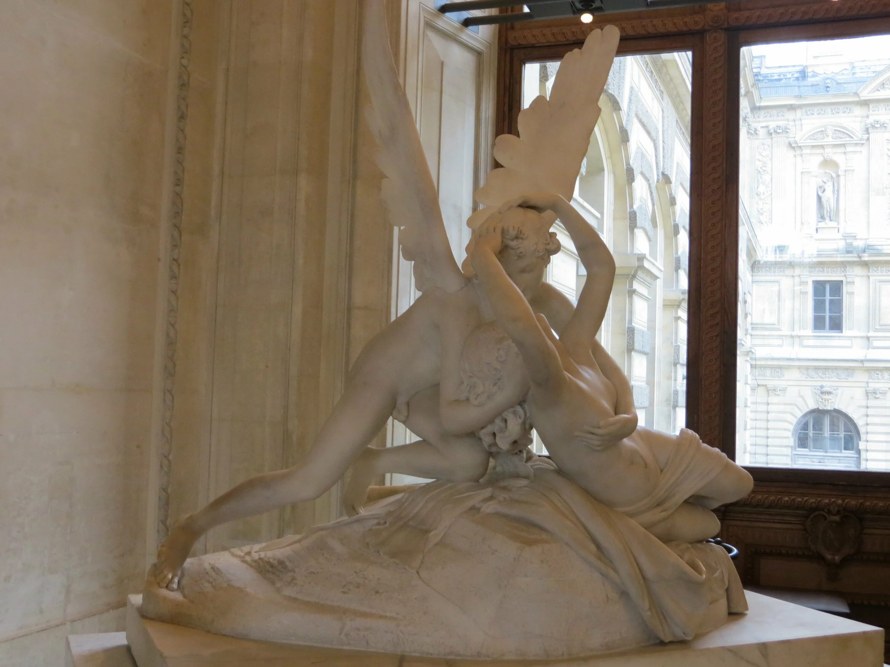 Статуя в лувре. Статуя в лувре. Музей лувр статуя гермафродита. Статуя в лувре. Статуя в лувре.