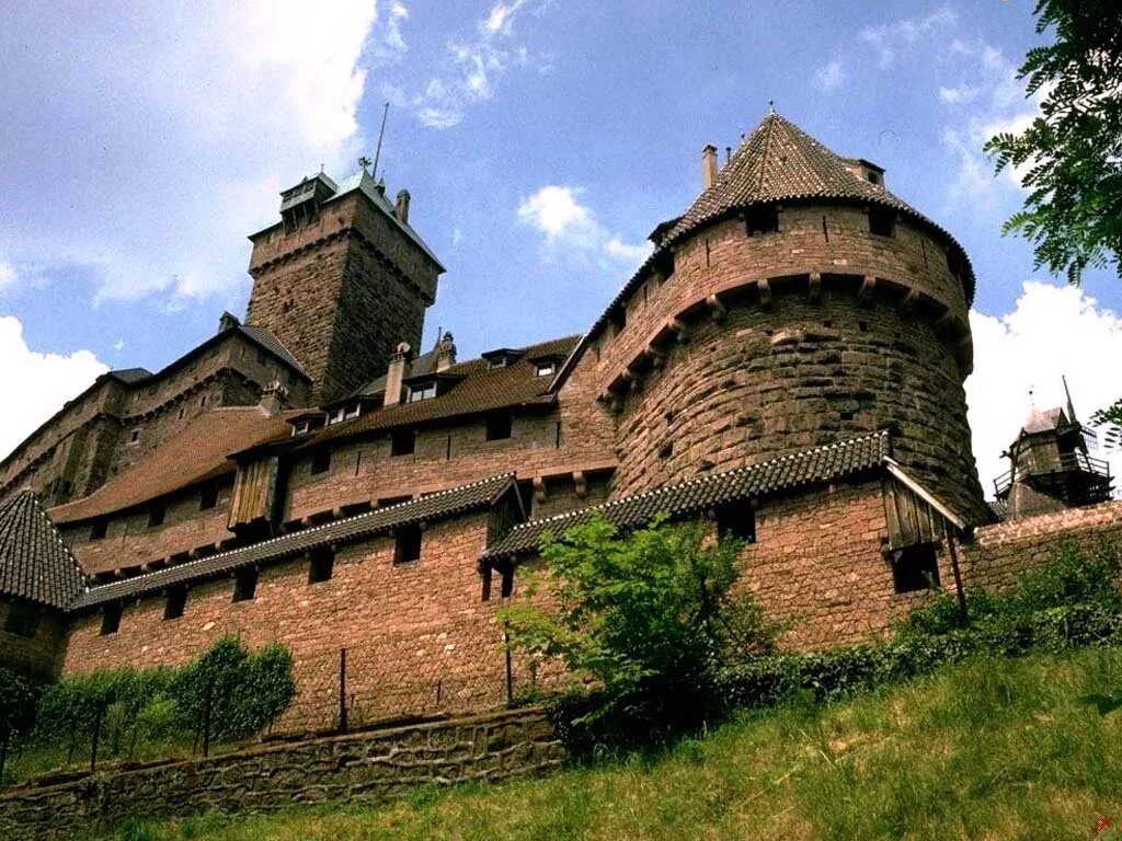 Замок 9 века. Любеч крепость. Крепость Киев Руси. Замок Фосдиново. Любич замок.