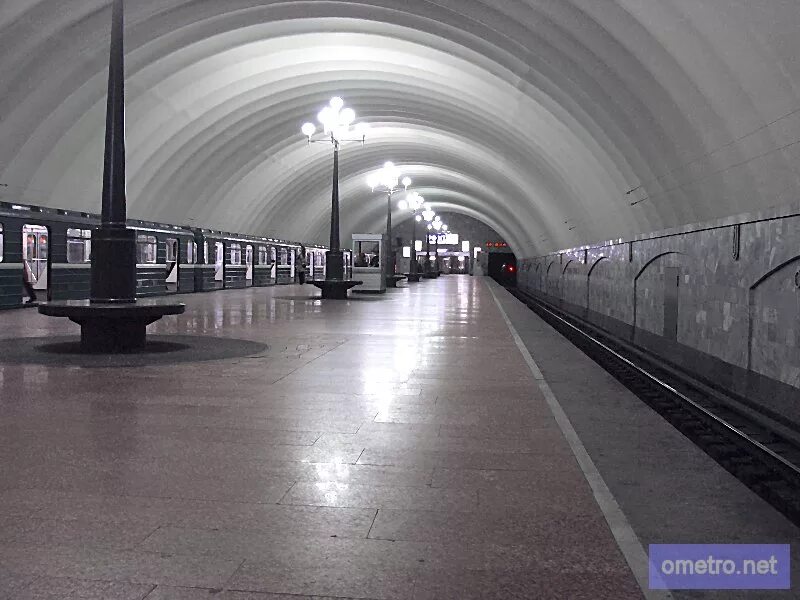 старая деревня метро спб. старая деревня метро. старые станции метро санкт петербурга. петербургский метрополитен - старая деревня. станция кировский завод петербургского метрополитена.