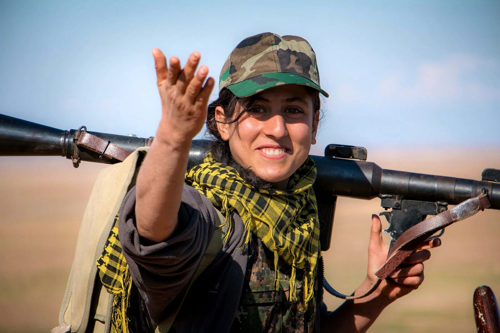 Nearer al. YPG курды. YPJ Курдистан. Рожава курды. YPG YPJ Fighter.