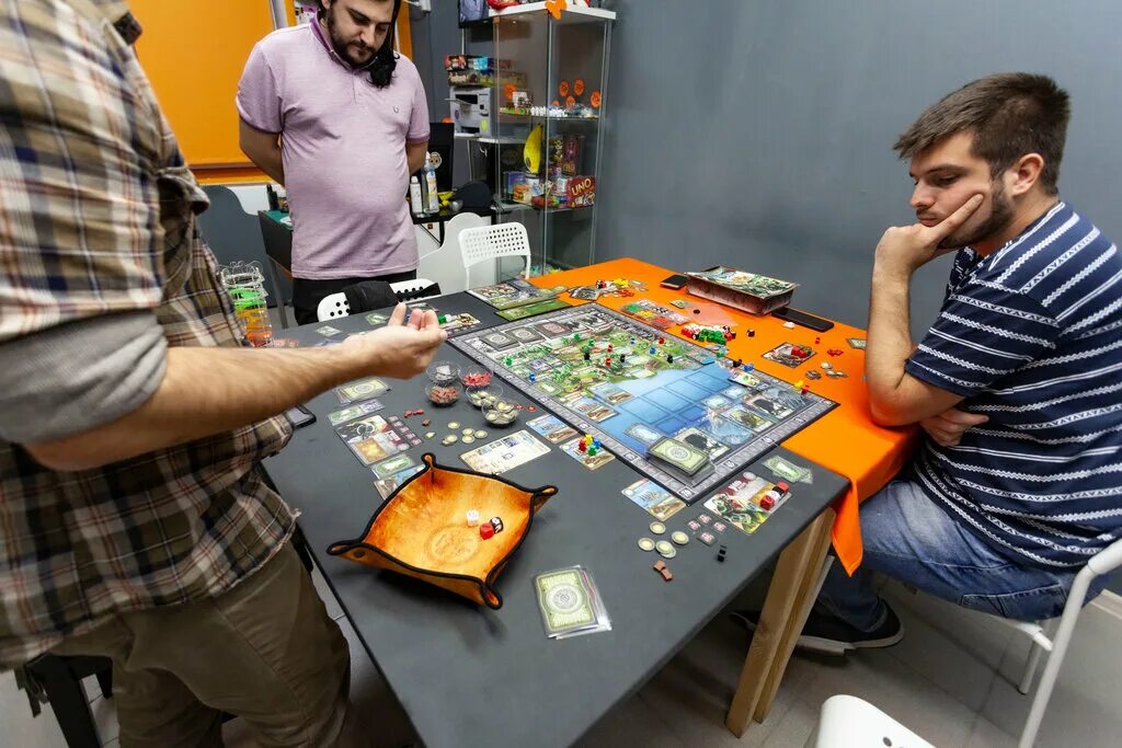 хобби геймс. клуб настольных игр краснодар. игровой клуб настолки. игровой клуб настольных игр. Tenderplay краснодар.