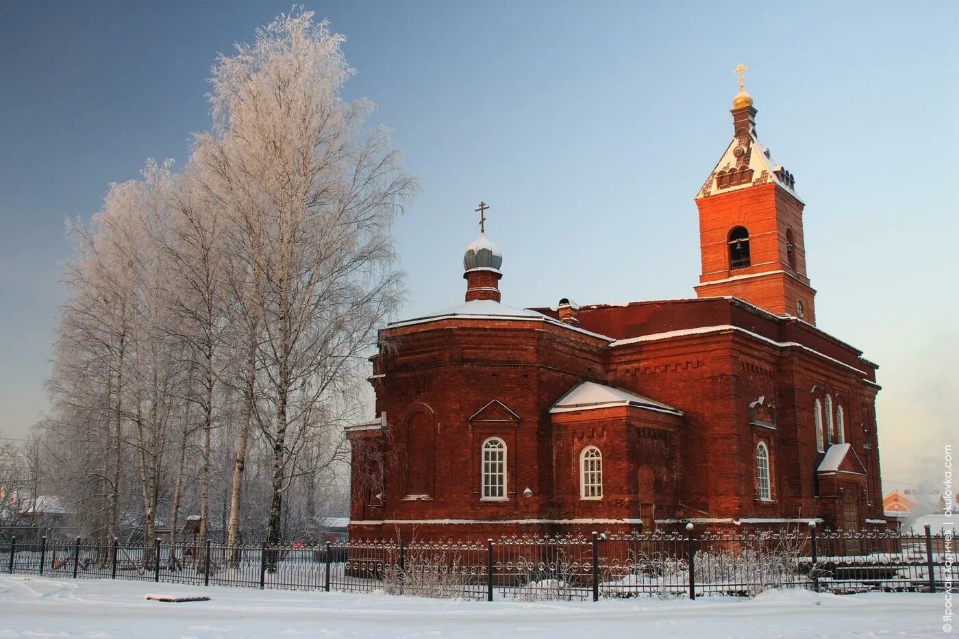 Окуловка. Храм Невского Окуловка. Храм Александра Невского Окуловка. Церковь имени Святого князя Александра Невского Окуловка. Александро Невская Церковь Окуловка.