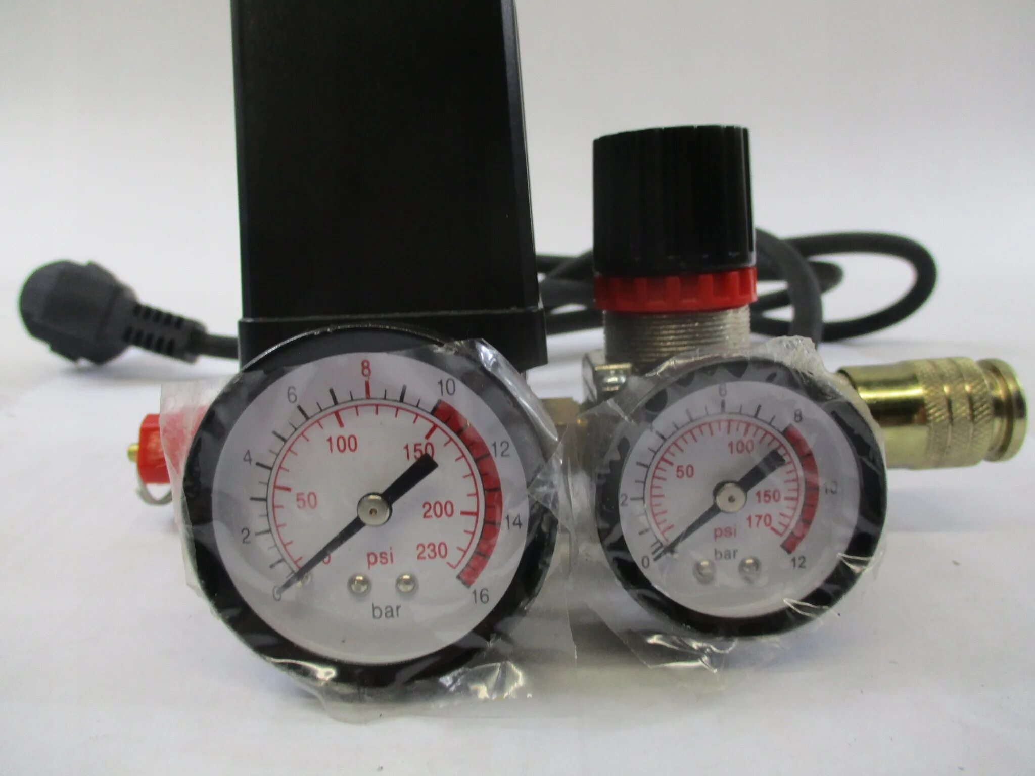 Реле на компрессор воздушный 380v. Трубка обратного клапана компрессора fubag. Трубка реле давления. Редуктор реле давления для компрессора metabo base 250 50. Реле давления для компрессора remeza 220в.