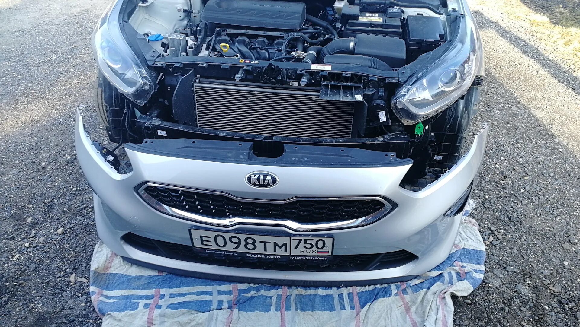 Самостоятельное снятие переднего бампера - KIA Ceed (2G), 1,6 л, 2013 года своим