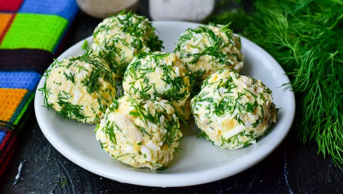 Сыр с чесноком и яйцом рецепт. Сыр с чесноком и яйцом рецепт