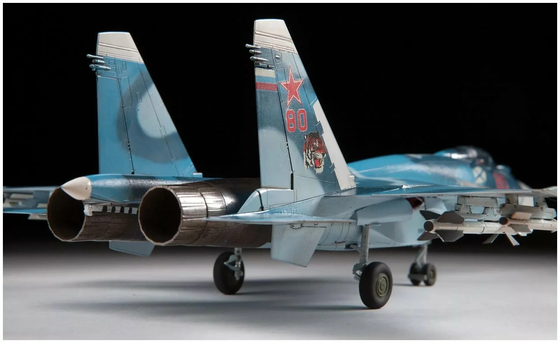 рос 33. рос 33. российская 33/3 уфа. российская 33/3 уфа. сборная модель zvezda российский палубный истребитель су-33 (7297) 1:72.