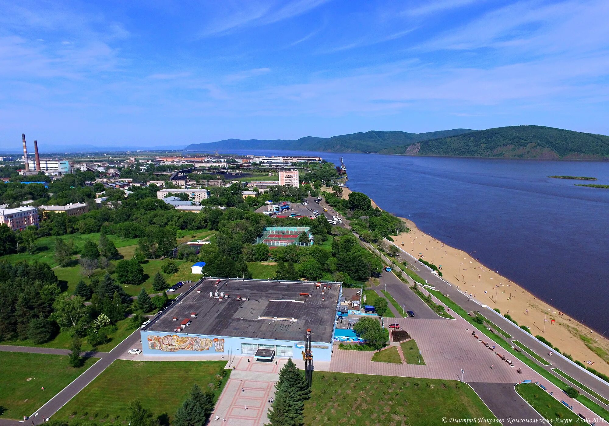 Комсомольск-на-Амуре Хабаровский край. Набережная Комсомольска на Амуре. Город Комсомольск Хабаровский край. Комсомольском-на-Амуре. Центр края на амуре