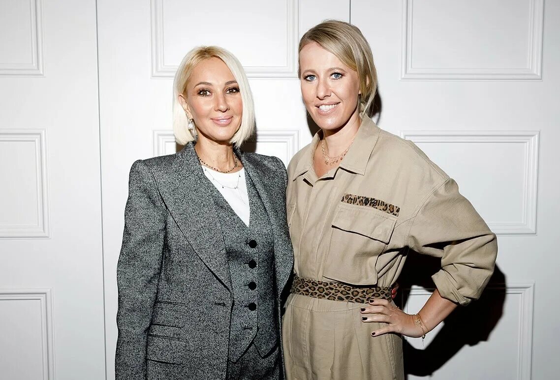 Светские сплетни о российских звездах. Сплетник знаменитости. Российские звезды сплетни. Полина дерипаска и даша жукова 2007. Николь кидман kravitz.