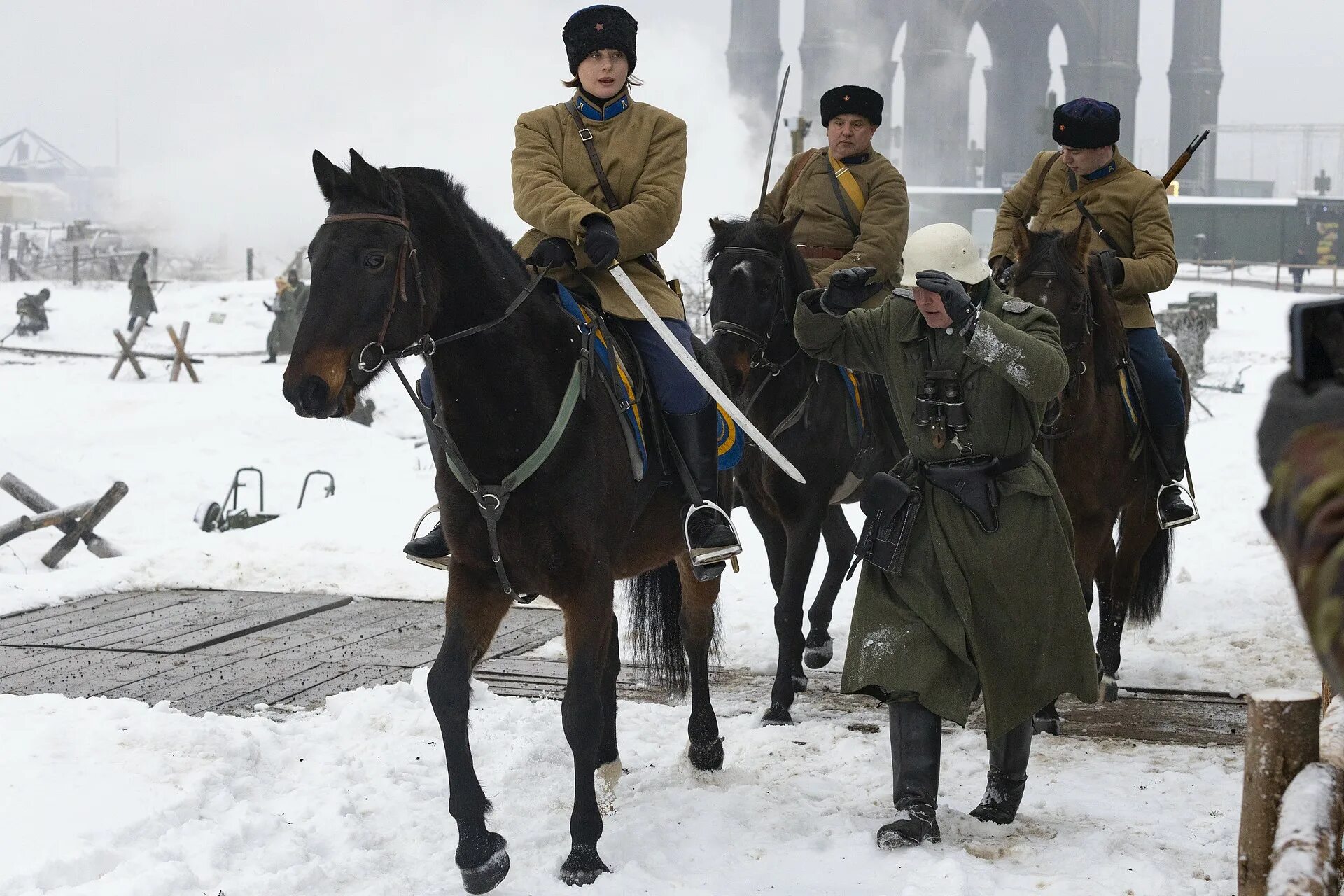 Остановиться войско. Историческая реконструкция. Военно-историческая реконструкция. Битва под Москвой. Реконструкция эстонской армии.