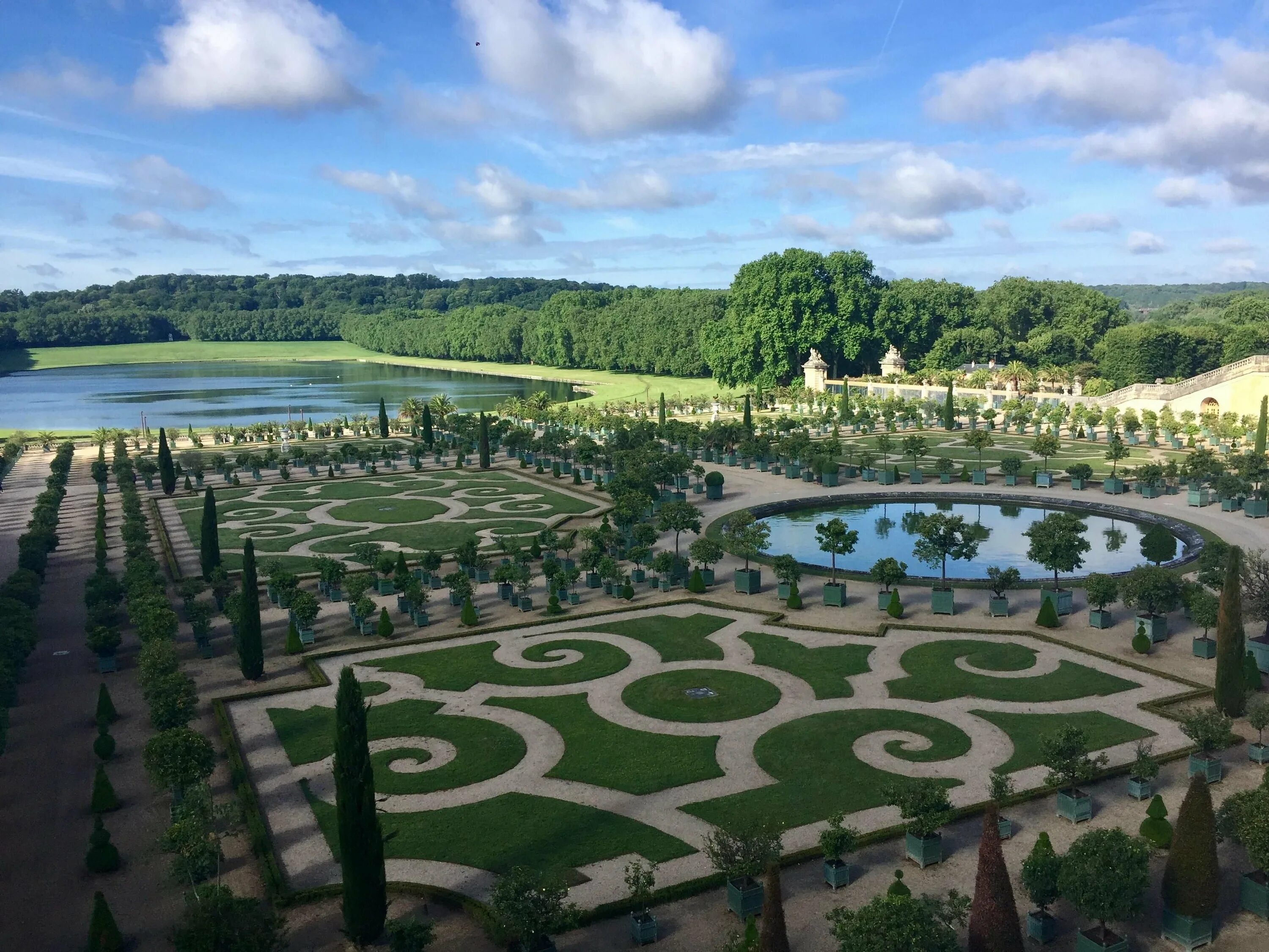 Версаль под. Версаль Версальский парк. Трианон Версаль Версальский парк. Большой Трианон сады и парк Версаля. Версальский трезубец Тверь.