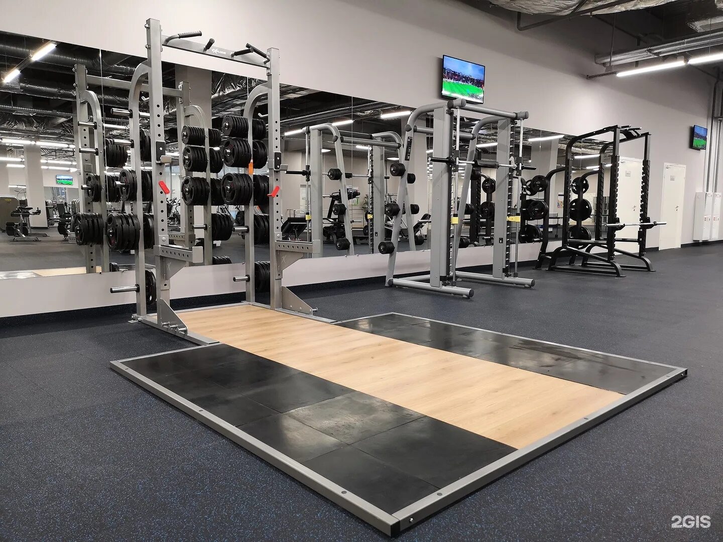 Хаус спортзал. Абонементы на тренажерные залы в казани. Фитнес хаус рыбацкое. Alex fitness рязань. Хаус спортзал.