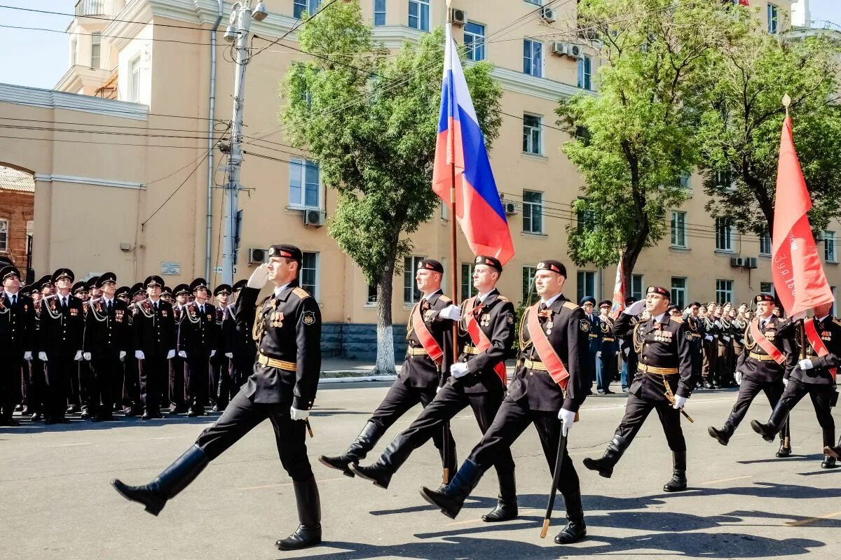 Будут ли военные в москве. 9 Мая Астрахань. Парад на 9 мая Астрахань. Парад Победы в Астрахани 2021. Парад Победы в Астрахани сегодня.