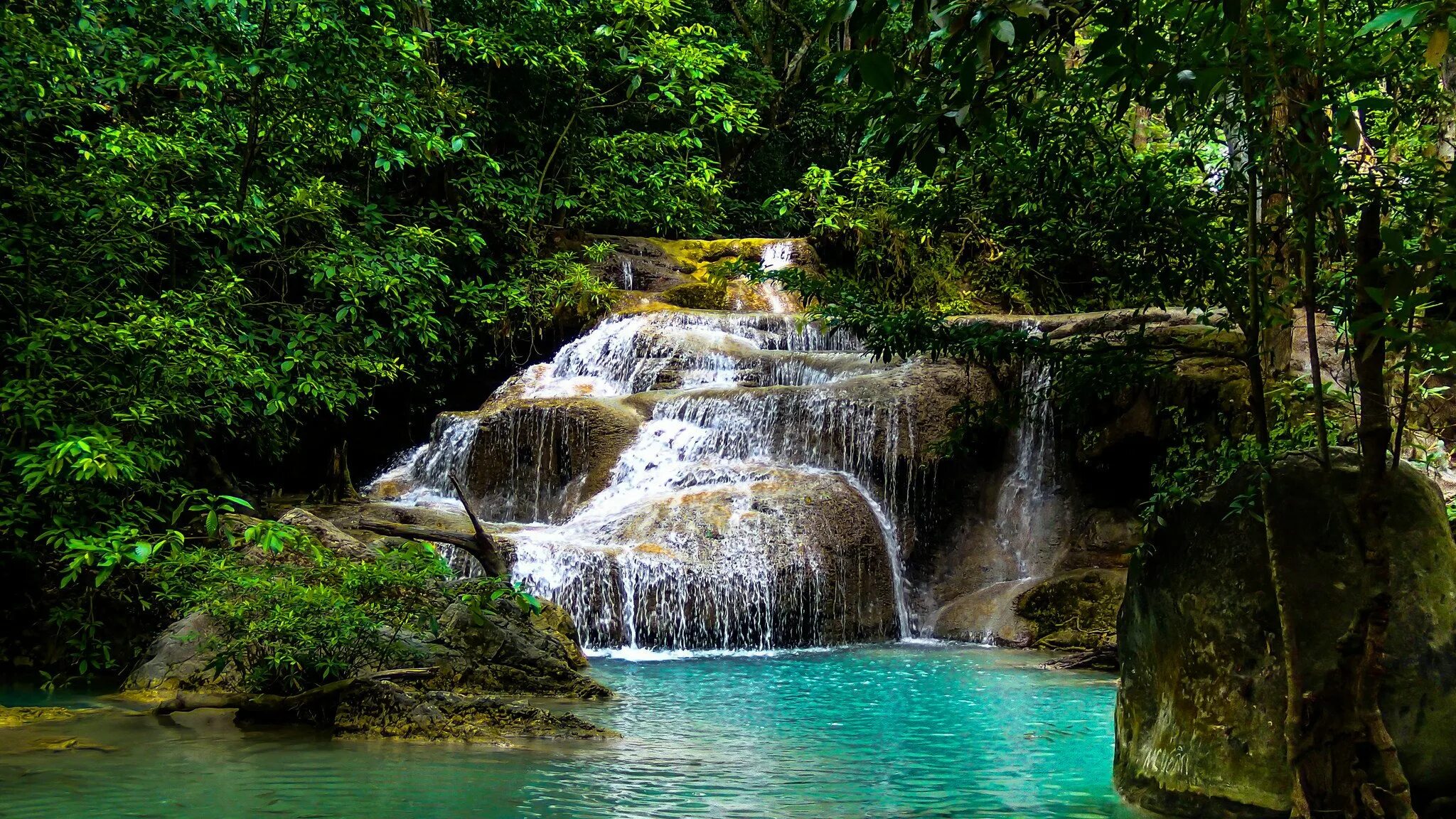 Озера водопад лес. Водопад Эраван. Национальный парк Эраван. Национальный парк Эраван Таиланд. Водопад Эраван в Тайланде.