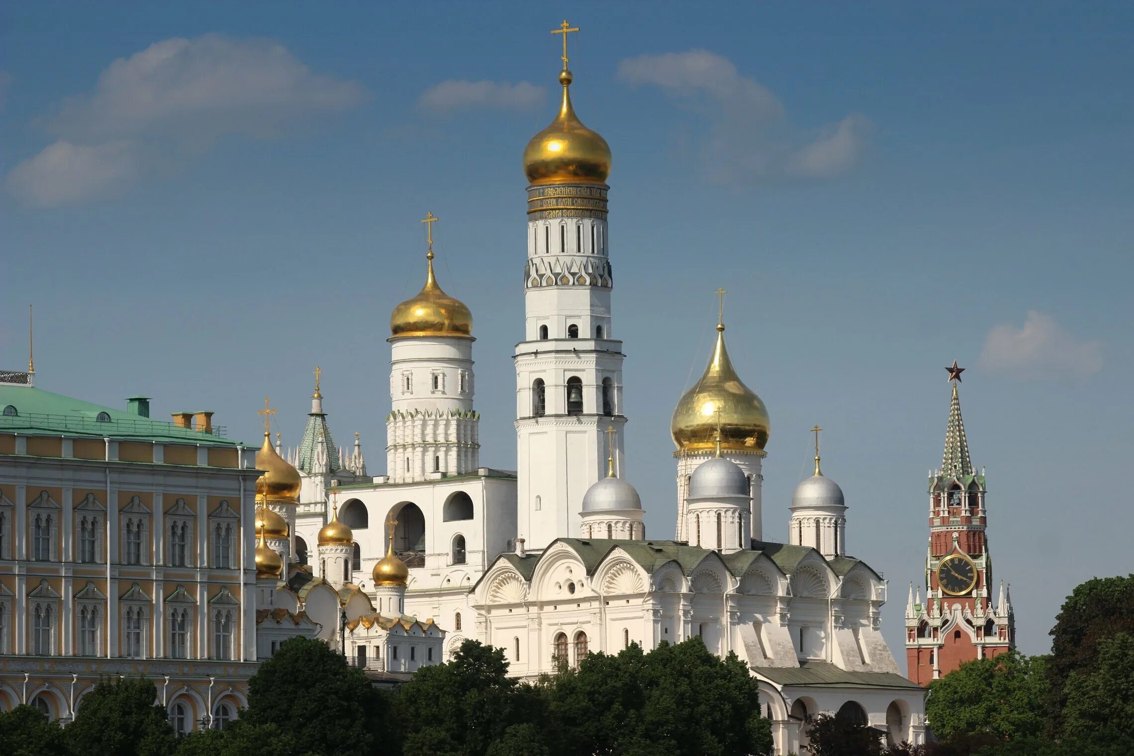 Какая церковь московского кремля. Соборы Московского Кремля. Церковь в Кремле Москва. 8 Соборов Московского Кремля.