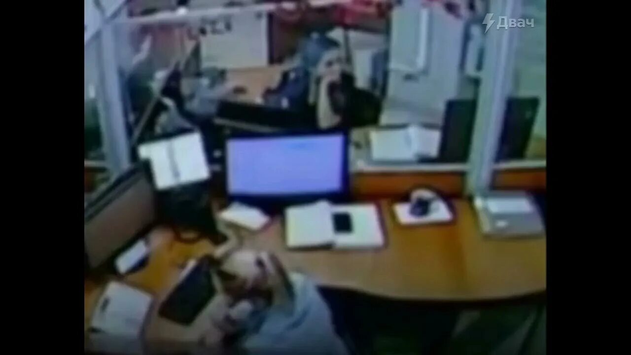 Видео с камер что случилось с ариной. Машина с камерой. Видеокамера юмор. Камеры видеонаблюдения в психушке. Видео с камер что случилось с ариной.