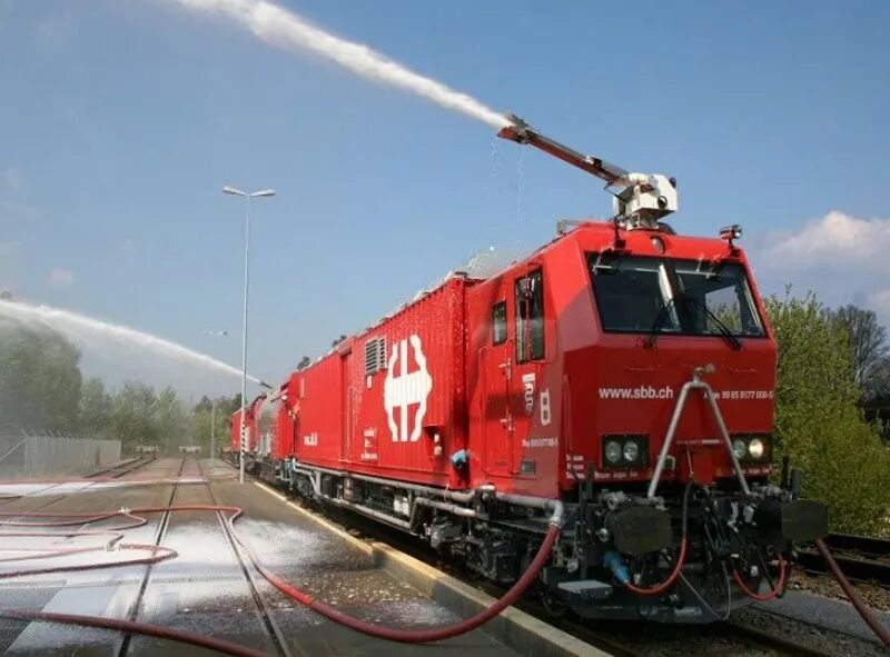 Пожарные поезда должны. Пожарный поезд РЖД. Пожарный поезд станции Лоста. Лесная пожарная станция.