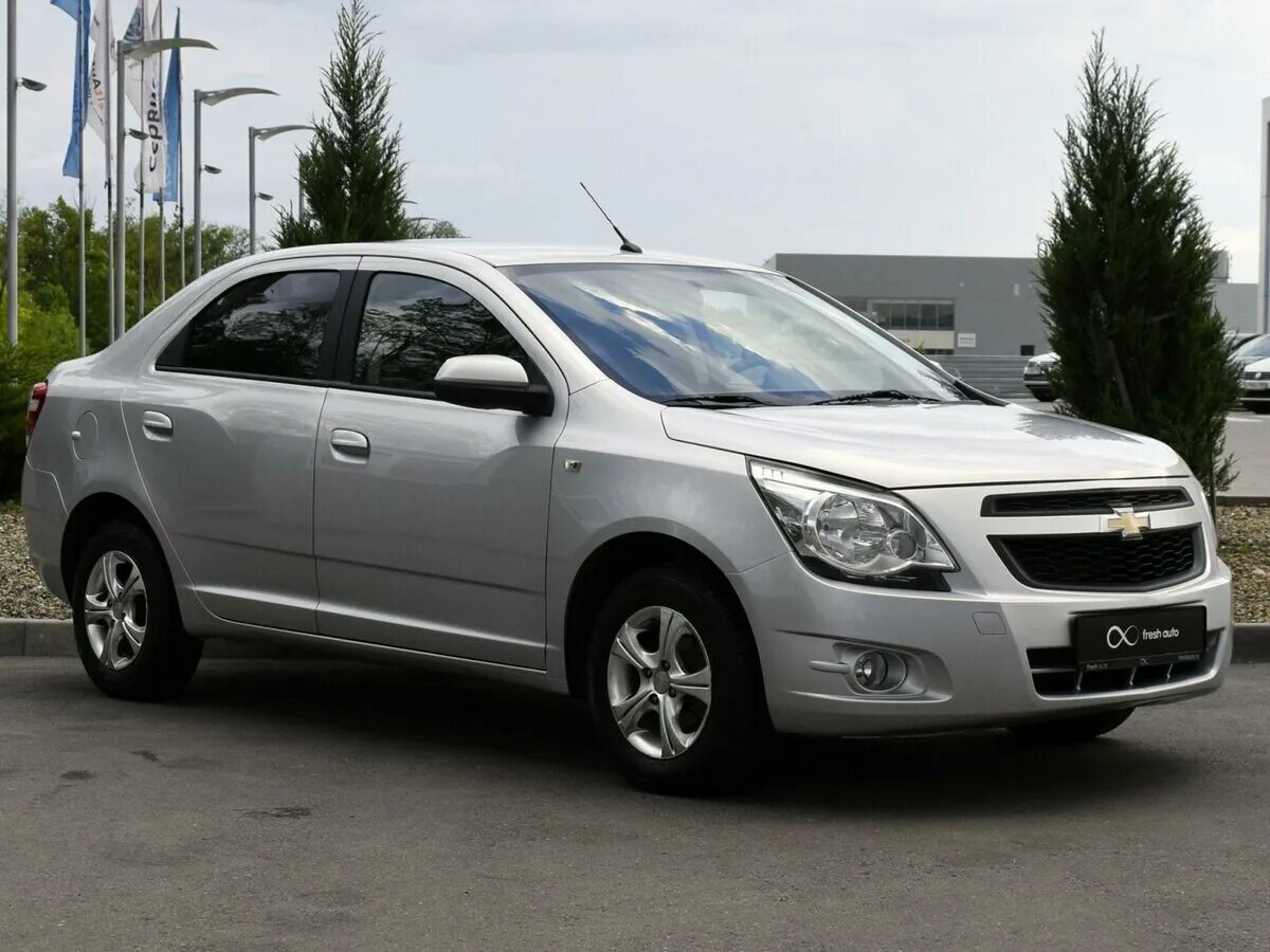 Шевроле кобальт купить в спб. Chevrolet Cobalt 2013. Шевроле кобальт 2. Шевроле кобальт 2013 седан. Шевроле кобальт 2002.