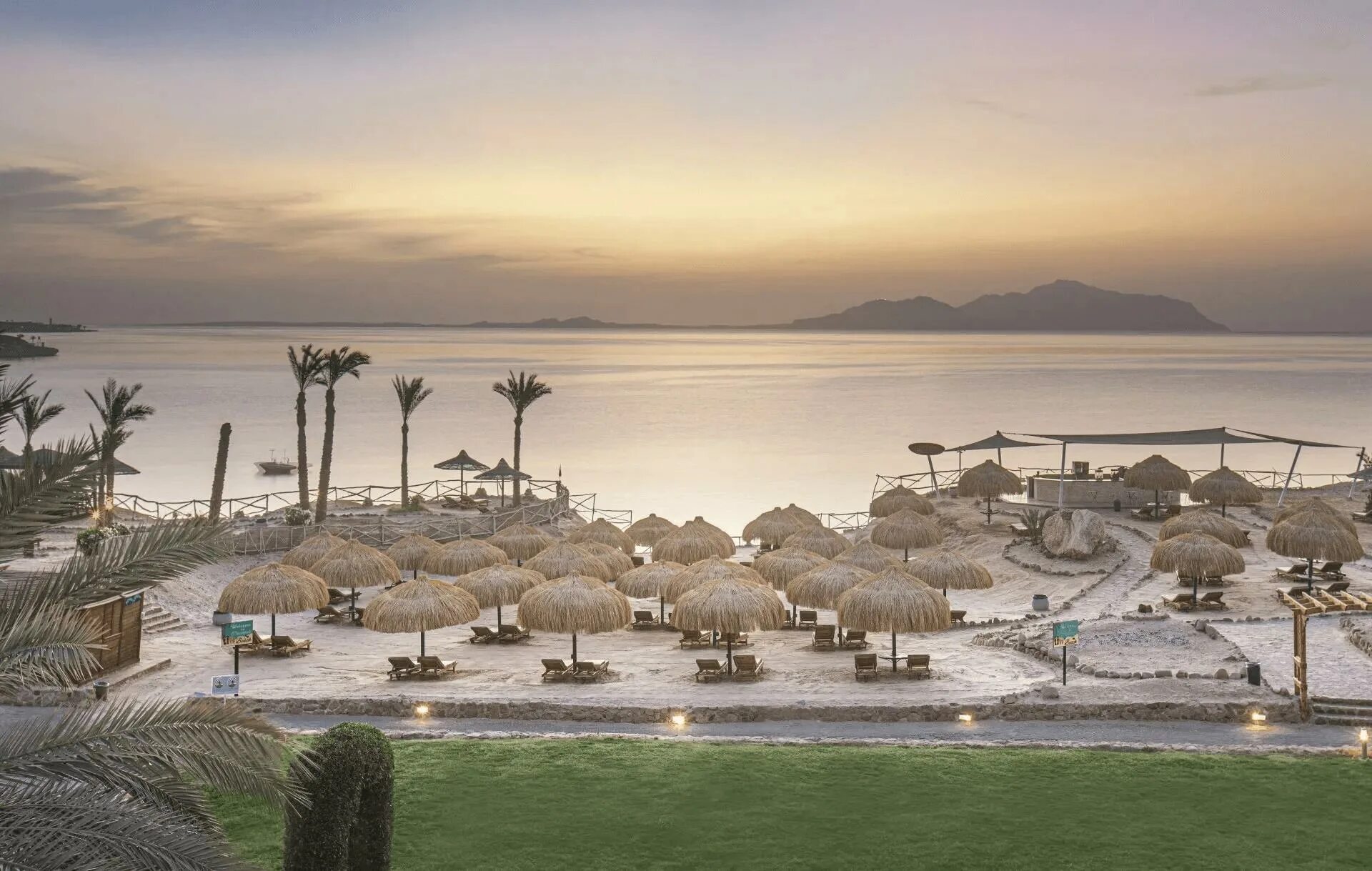 Все включено египет на одного человека. Pyramisa beach египет. pyramisa шарм эль шейх. пирамиса бич резорт шарм эль шейх 5. отель pyramisa sharm el sheikh 5.