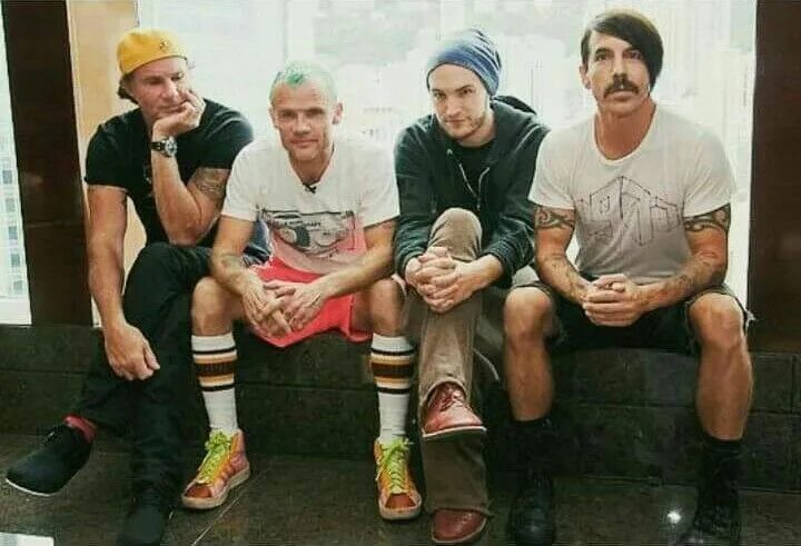 Энтони Кидис Dark necessities. Джоша Клингхоффера Red hot Chili Peppers. Red hot Chili Peppers Dark necessities. Red hot Chili Peppers Klinghoffer.