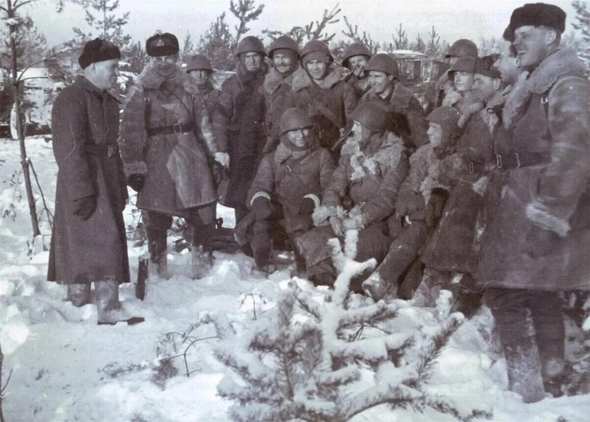 Новый год военного времени. Ленинградский фронт 1942-1943. 1942 Год Ленфронт бойцы. Бойцы Волховского фронта 1942-1943 год.