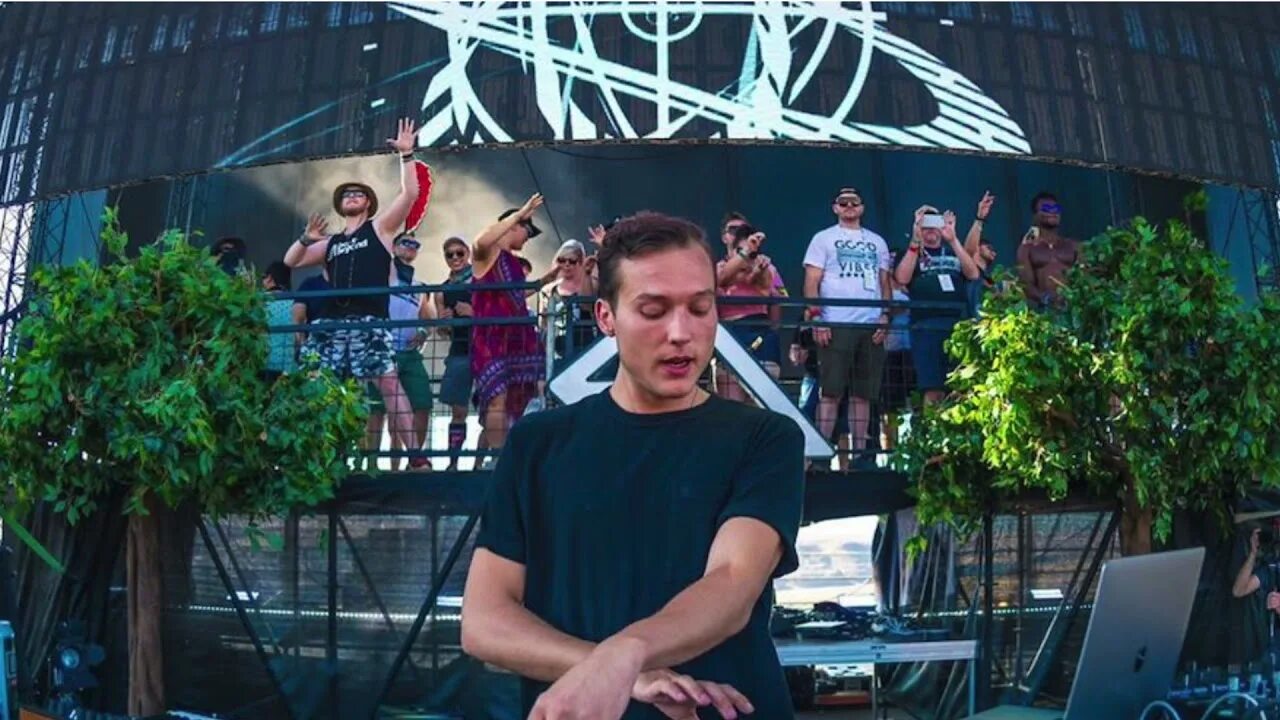 Dj continuous. Dj continuous. H. Winter in miami. Dj continuous.