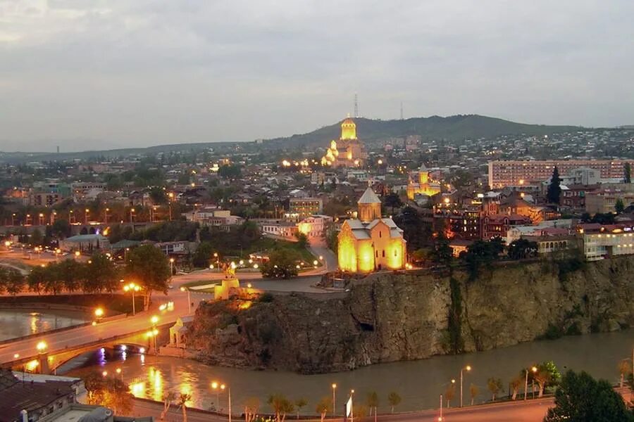 крепость нарикала в тбилиси. тбилиси панорама нарикала. тбилиси прямой. грузия осенью тбилиси. тбилиси 4k.